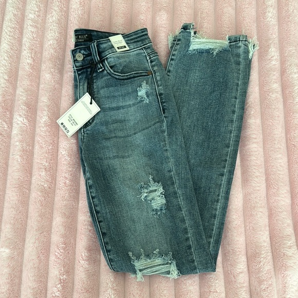 Judy Blue Distressed Blue Jeans - Picture 1 of 6